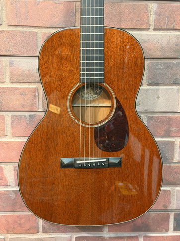 Collings 001MH 12-Fret Mahogany Top w/Case