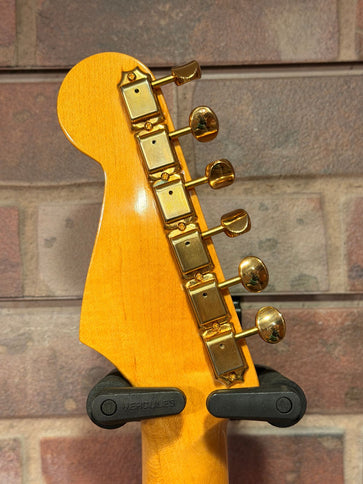 Fender 57LESTRATUSD Used AM Vintage 1957 Ltd Edition Commermorative Strat Electric Guitar