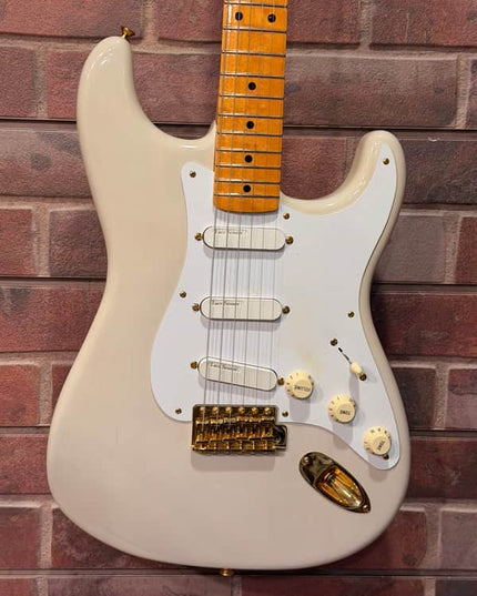 Fender Used AM Vintage 1957 Ltd Edition Commermorative Strat Electric Guitar
