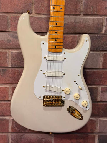 Fender 57LESTRATUSD Used AM Vintage 1957 Ltd Edition Commermorative Strat Electric Guitar