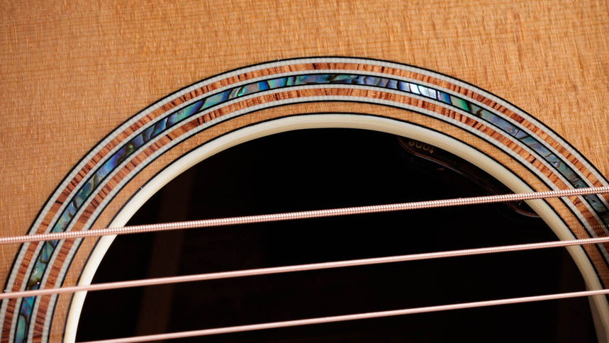 Taylor Gold Label 814e Hawaiian Koa Golden Brown Sunburst Top Natural Back/Sides
