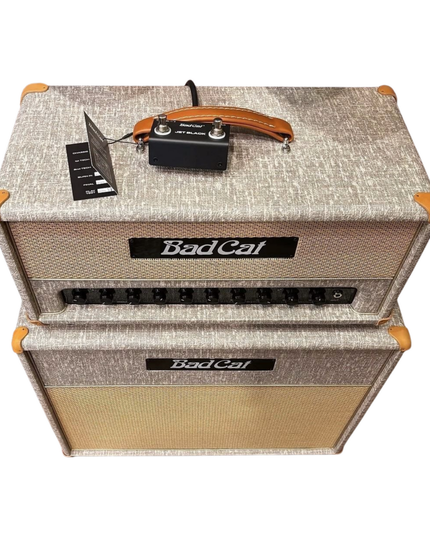 Bad Cat 38-Watt Jet Black Head and Cab Fawn Guitar Amp
