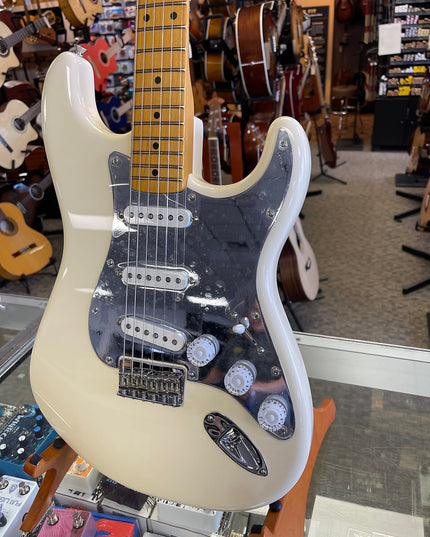 Nile Rodgers Strat Electric Guitar Olympic White