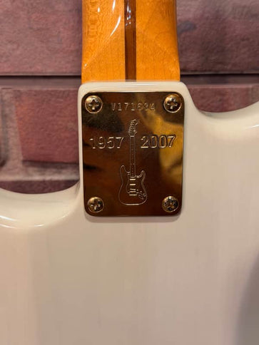Fender 57LESTRATUSD Used AM Vintage 1957 Ltd Edition Commermorative Strat Electric Guitar